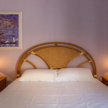 Eden Charming House 公寓 阿沃拉
